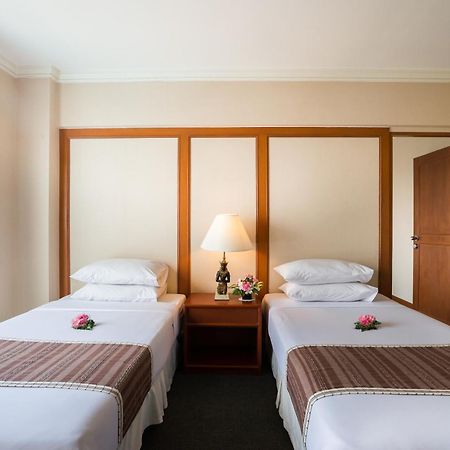 Bangkok Palace Hotel Екстериор снимка