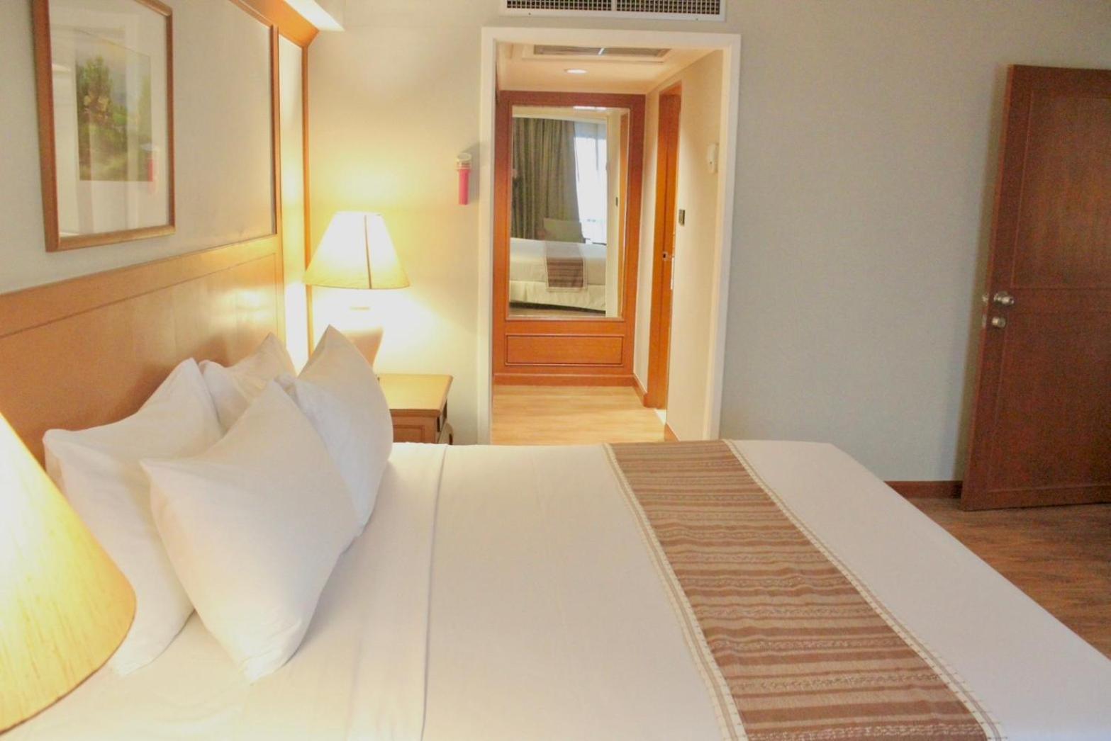 Bangkok Palace Hotel Екстериор снимка
