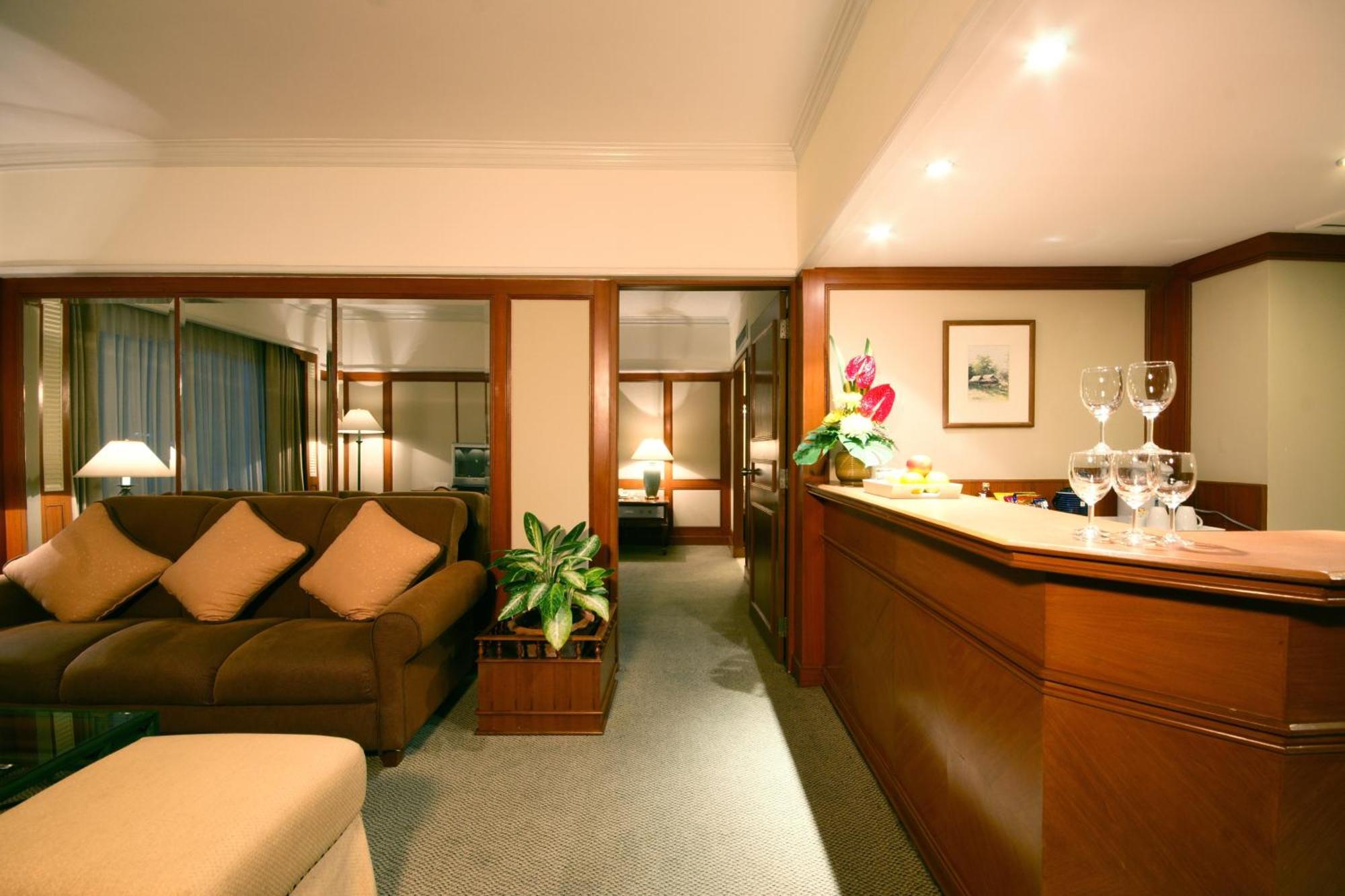 Bangkok Palace Hotel Екстериор снимка