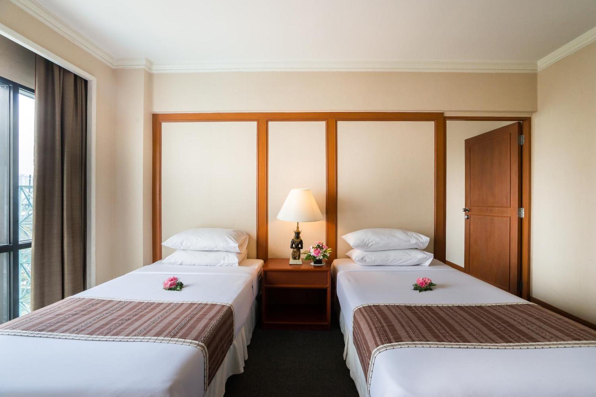 Bangkok Palace Hotel Екстериор снимка