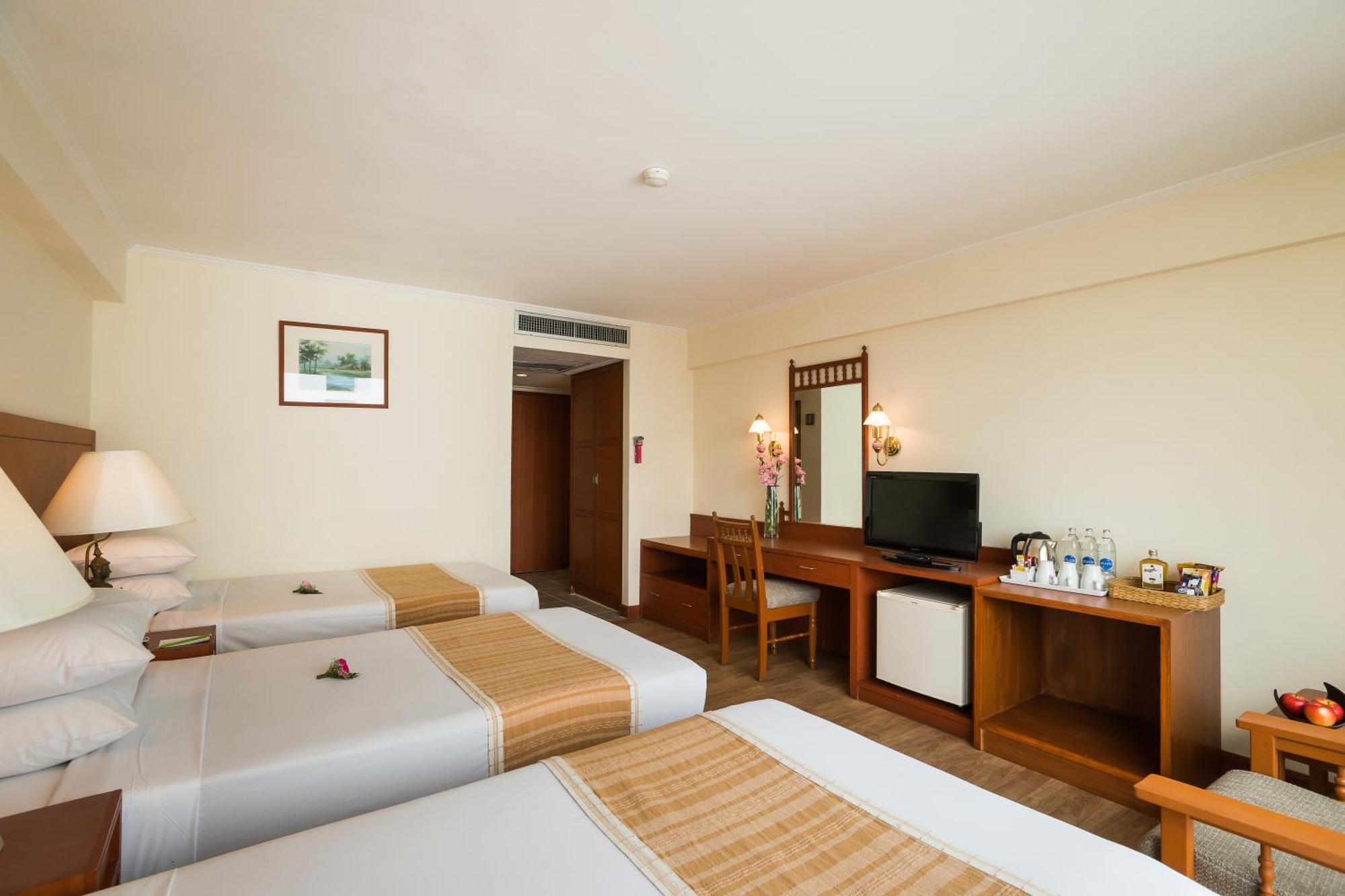 Bangkok Palace Hotel Екстериор снимка