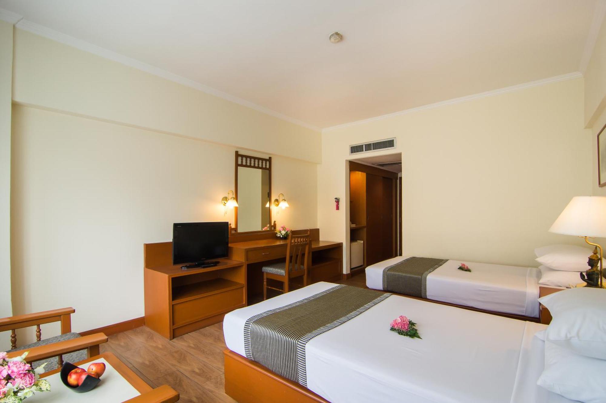 Bangkok Palace Hotel Екстериор снимка