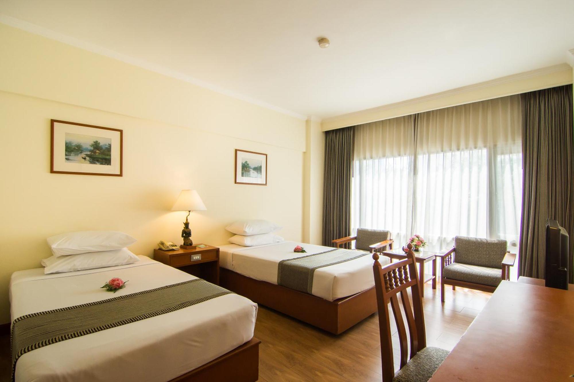 Bangkok Palace Hotel Екстериор снимка