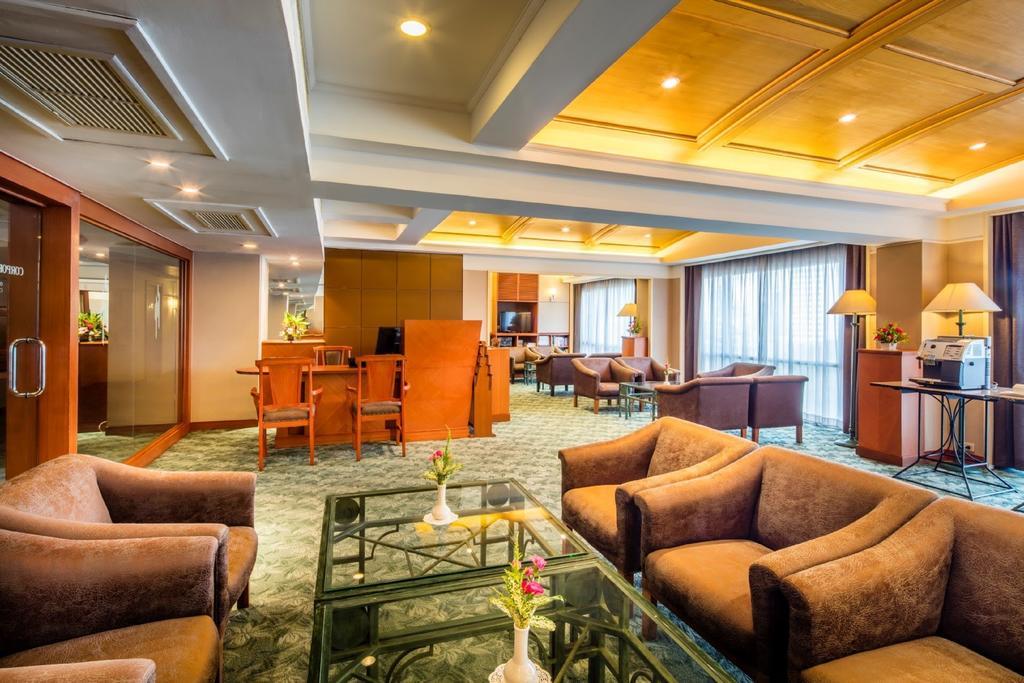 Bangkok Palace Hotel Екстериор снимка